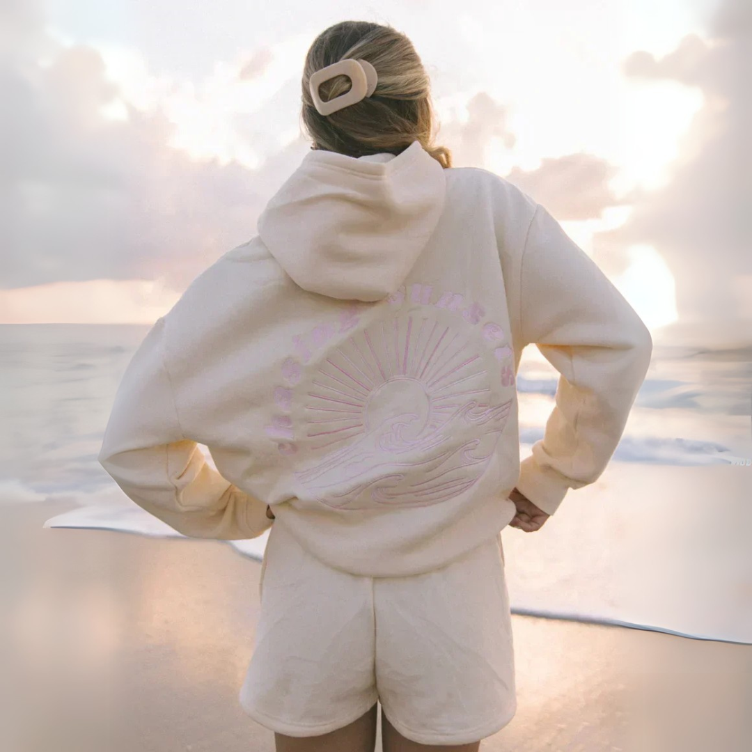 Waves Hoodie – Coastal Comfort & Style