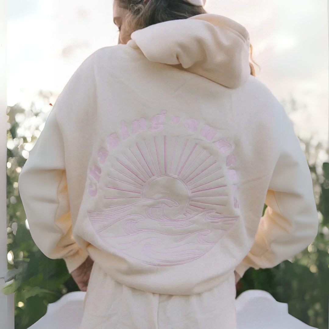 Waves Hoodie – Coastal Comfort & Style